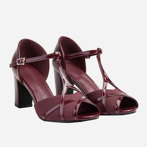 طقم كاجوال باللون العودي