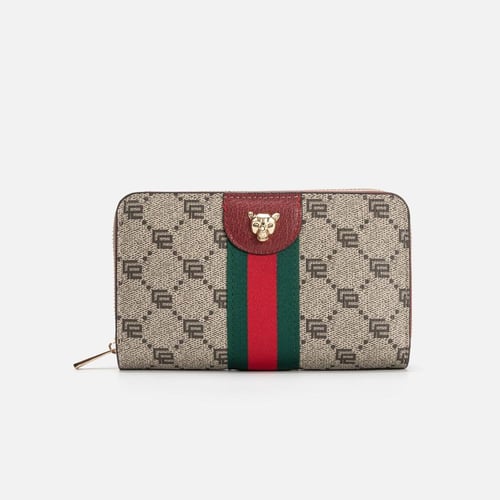 محفظة نسائية بألوان مختلفة