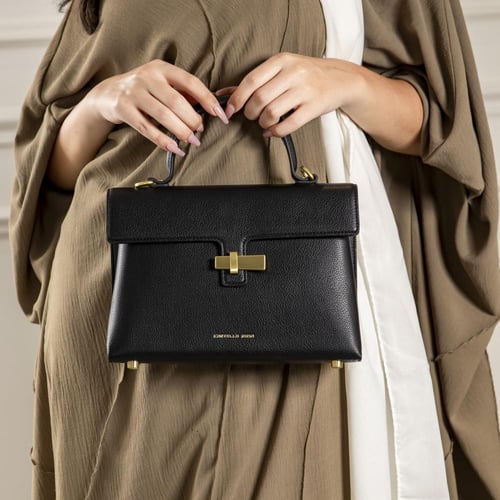 شنطة يد كلاسيك بألوان مختلفة