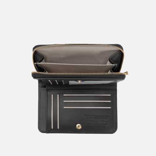 محفظة نسائية بألوان مختلفة