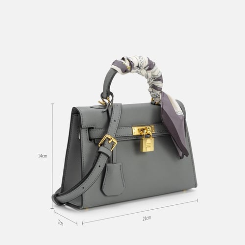 شنطة كلاسيك بالوان مختلفة