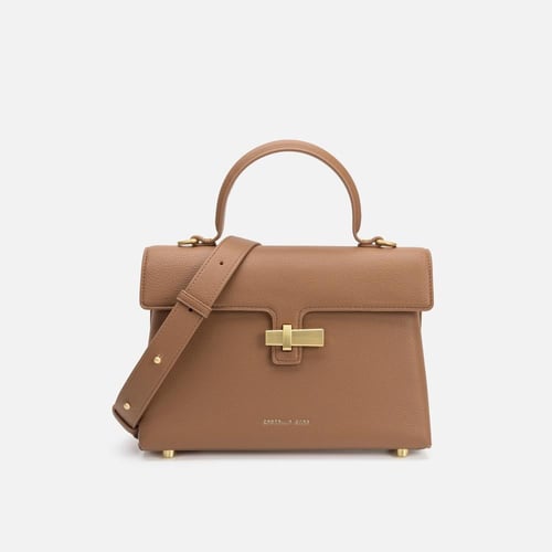 شنطة يد كلاسيك بألوان مختلفة