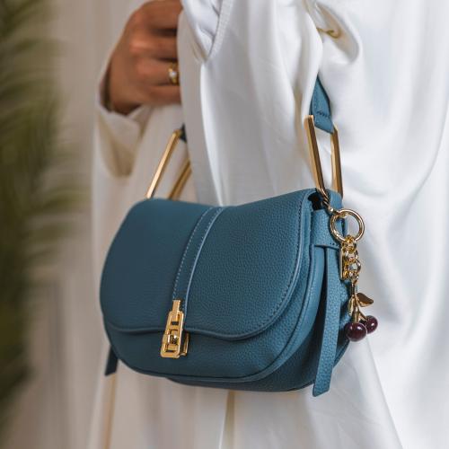 شنطة كاجوال بالوان مختلفة