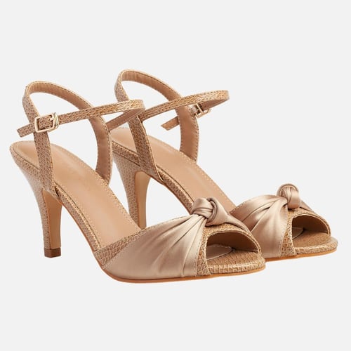 كعب كاجوال بألوان مختلفة