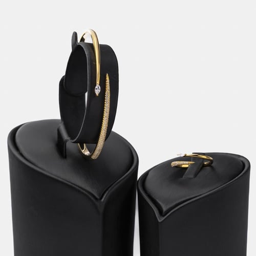 طقم هدية نسائي + عطر مجاني