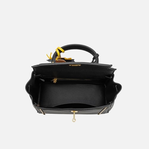 شنطة كلاسيك بالوان مختلفة