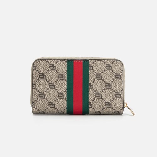 محفظة نسائية بألوان مختلفة