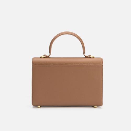 شنطة يد كلاسيك بألوان مختلفة