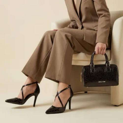 طقم كاجوال باللون الكوفي