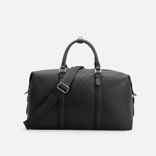 شنطة سفر بألوان مختلفة