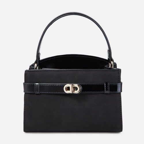 طقم كاجوال باللون الأسود