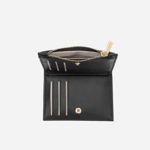 محفظة نسائية بألوان مختلفة