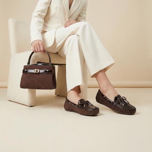 طقم كاجوال باللون الكوفي