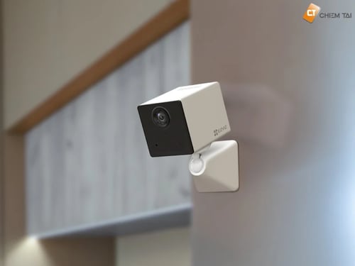 كاميرا داخلية EZVIZ لا سلكية على بطارية شحن