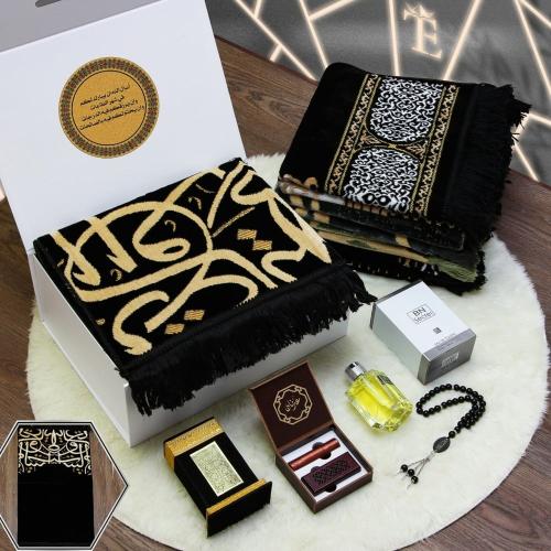 طقم سجاد مخمل بحروف عربيه وكسوة الكعبه المشرفه
