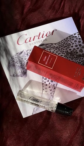 توزيعات ميني عطور كارتييه مع ستاند