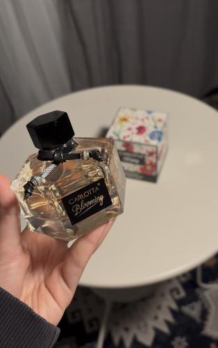 عطر نسائي- سان لوران