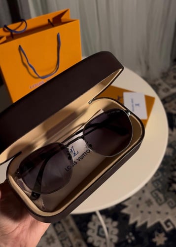 هديةرجالية / نظارة رجالية مع كيك و ورد