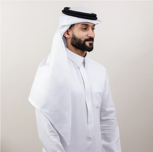 شماغ ملكي خاص كلاسيك أبيض