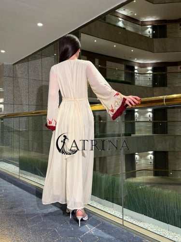 جلابية فاخرة بتطريز يدوي راقي