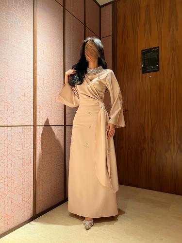 فستان سهرة لون بيج جميل