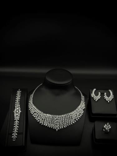 طقم اكسسوار جميل ملكي