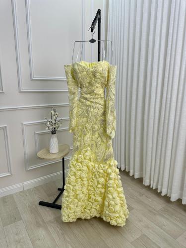 فستان سهرة طويل ورد 3D اصفر