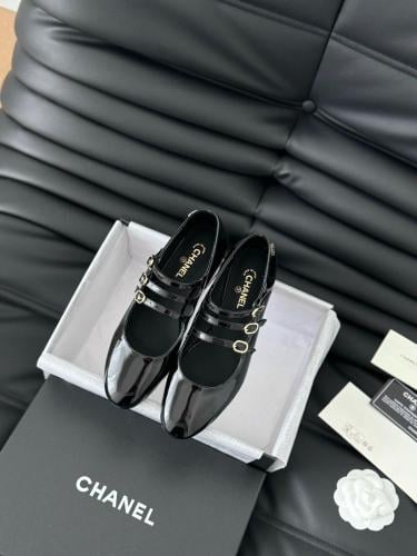 حذاء ماري جين "شانيل" (Chanel) كلاسيكي