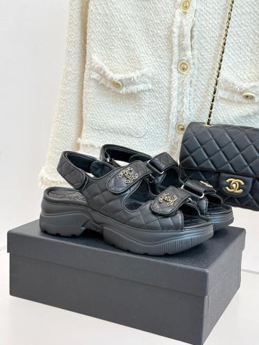 صندل شانيل (Chanel) "25K" بلاتفورم للشاطئ
