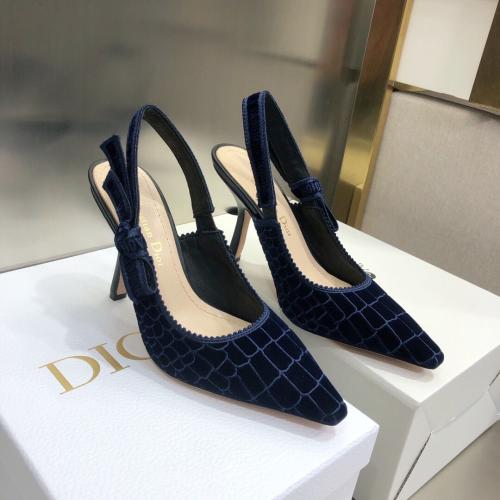 صندل ديور (Dior) "J'ADIOR" مخملي مطرز