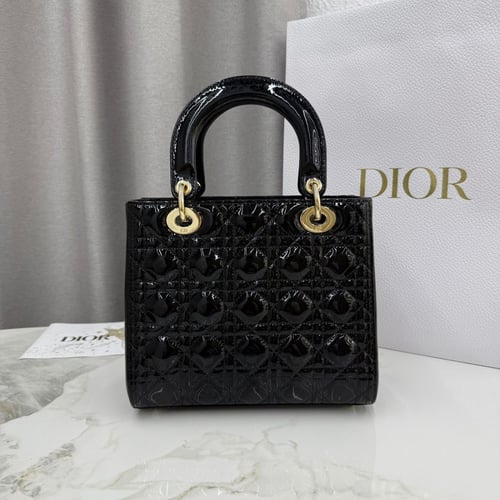 حقيبة ليدي ديور (Lady Dior Bag)