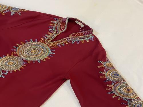 جلابية مع تطريز