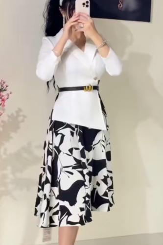 فستان رسمي جميل جداً.