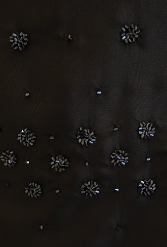 عباية لف تفتة مطرزة بخرز يدوي 1084801