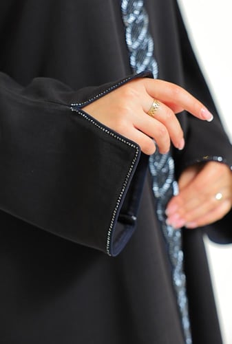 عباية كلوش بشريط خرز يدوي من الامام 1206001