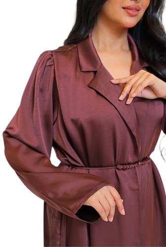 عباية ياقة ربطة في الخصر 503315