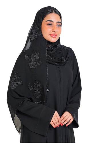 طرحة مطرزة بشكل ورود 146401