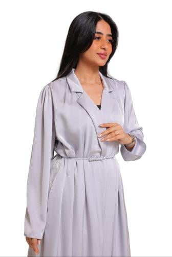 عباية لف ياقة بربطة في الخصر 503224