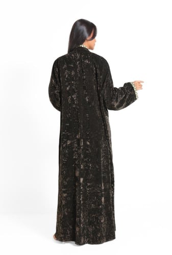 عباية مخمل بورود راقية 1268413