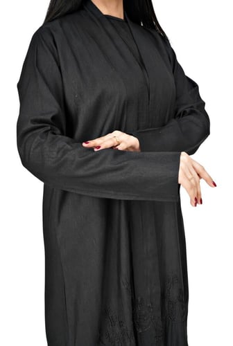 عباية لف مطرزة بالخياطة 1258501