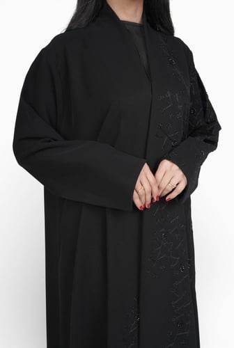 عباية لف مطرزة 1260401