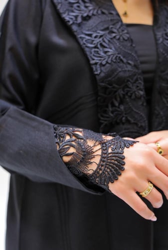 عباية لينن ياقة دانتل 1182101