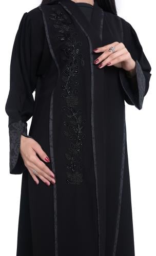 عباية لف بقيطان مطرزة بتطريز انيق مع كسرة خلفية 12...