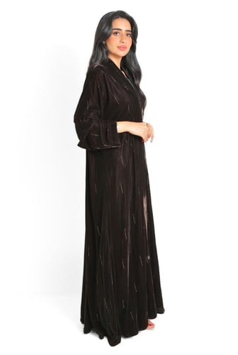 عباية مخمل مطرزة 1269520