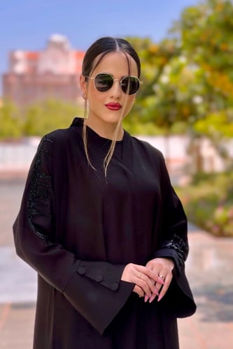 عباية مطرزة 1100101