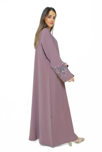 عباية لف مطرزة في الكم 1168005