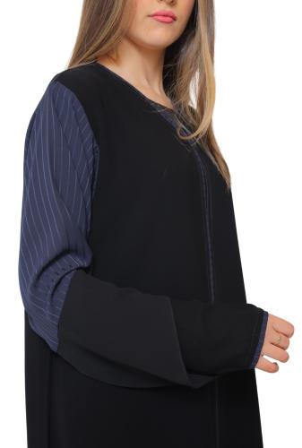 عباية سوداء بكمام كحلية أنيقة 1110801