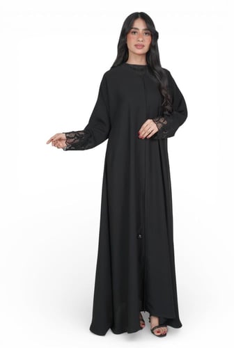 عباية مطرزة بتطريز انيق في الكم 1259701