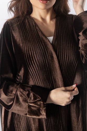 عباية مخمل بكسرات بني 1106620