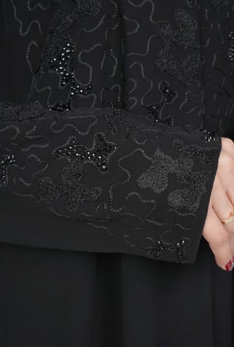 عباية لف مطرزة 1266301